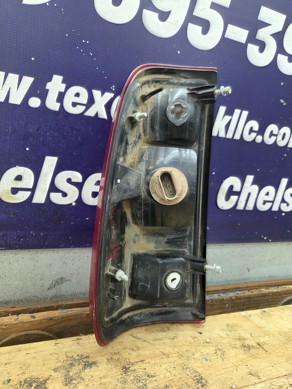 2008-2016 Ford Super Duty Passenger Side Tail Light F250 F350 F450 F550 7C34-13B504-A