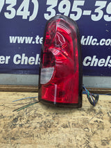 2003-2007 Chevrolet Silverado 1500 2500 3500 HD RH Passenger Side Tail Light