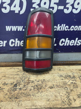 2001–2003 Chevrolet Silverado/GMC 3500 Dually Driver Side Tail Light 15844159
