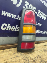 2001–2003 Chevrolet Silverado/GMC 3500 Dually Driver Side Tail Light 15844159