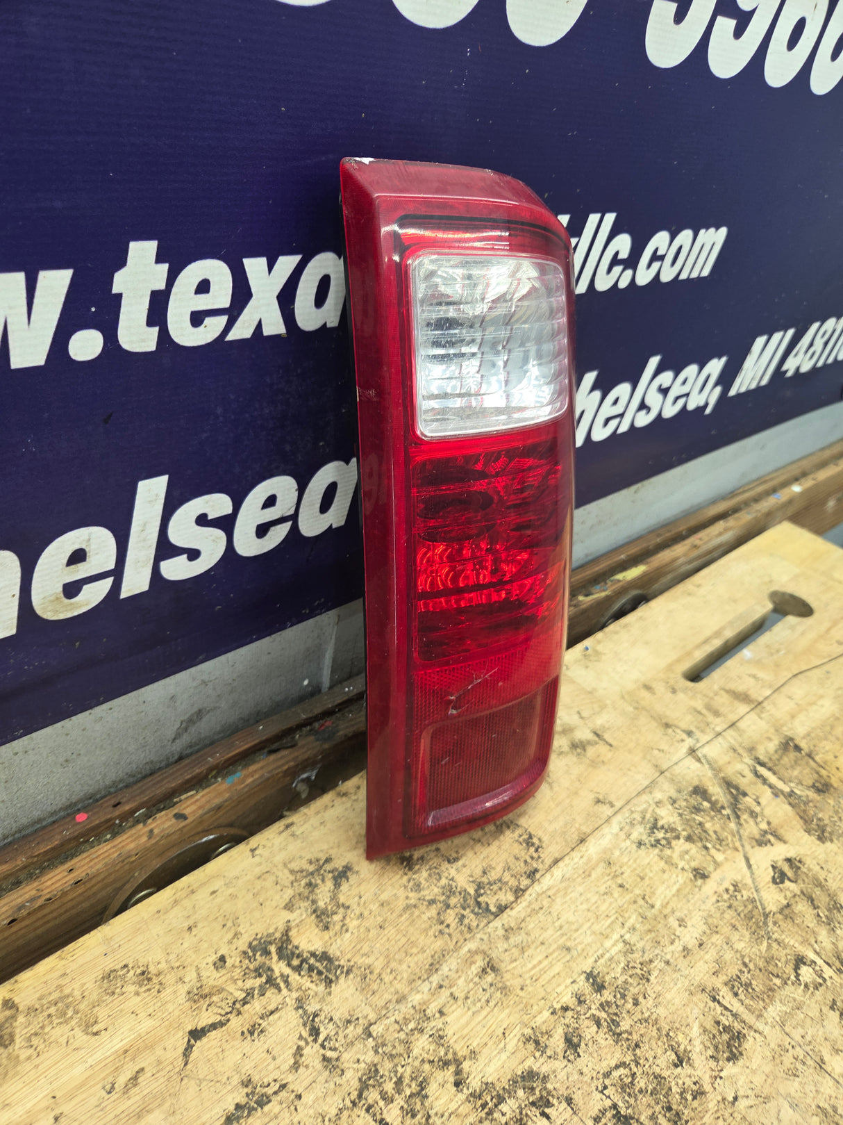 2008-2016 Ford Super Duty Passenger Side Tail Light F250 F350 F450 F550 7C34-13B504-A