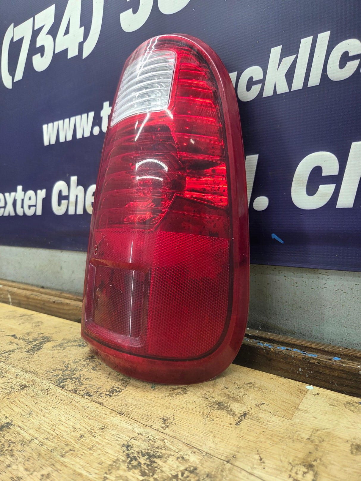 2008-2016 Ford Super Duty Passenger Side Tail Light F250 F350 F450 F550 7C34-13B504-A