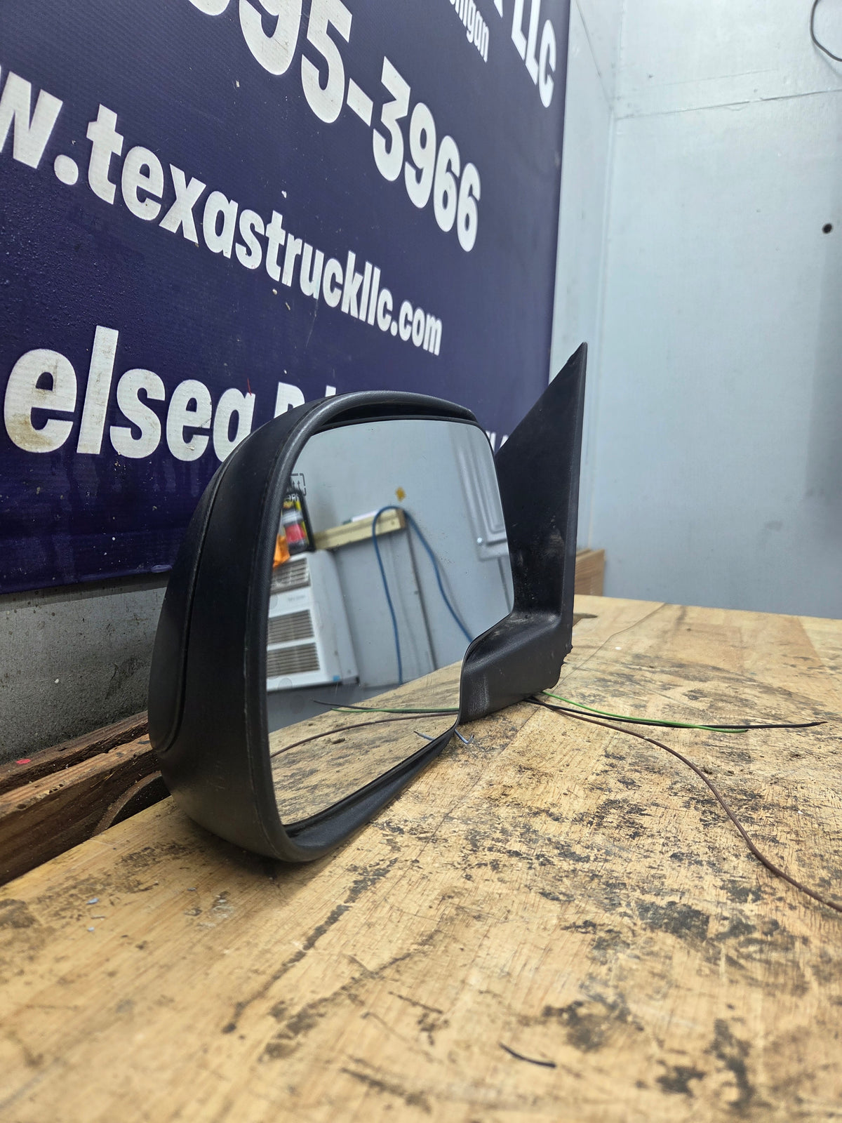 1999-2006 Chevrolet Silverado GMC Sierra 1500 2500 LH Driver Side Power and Heat Mirror