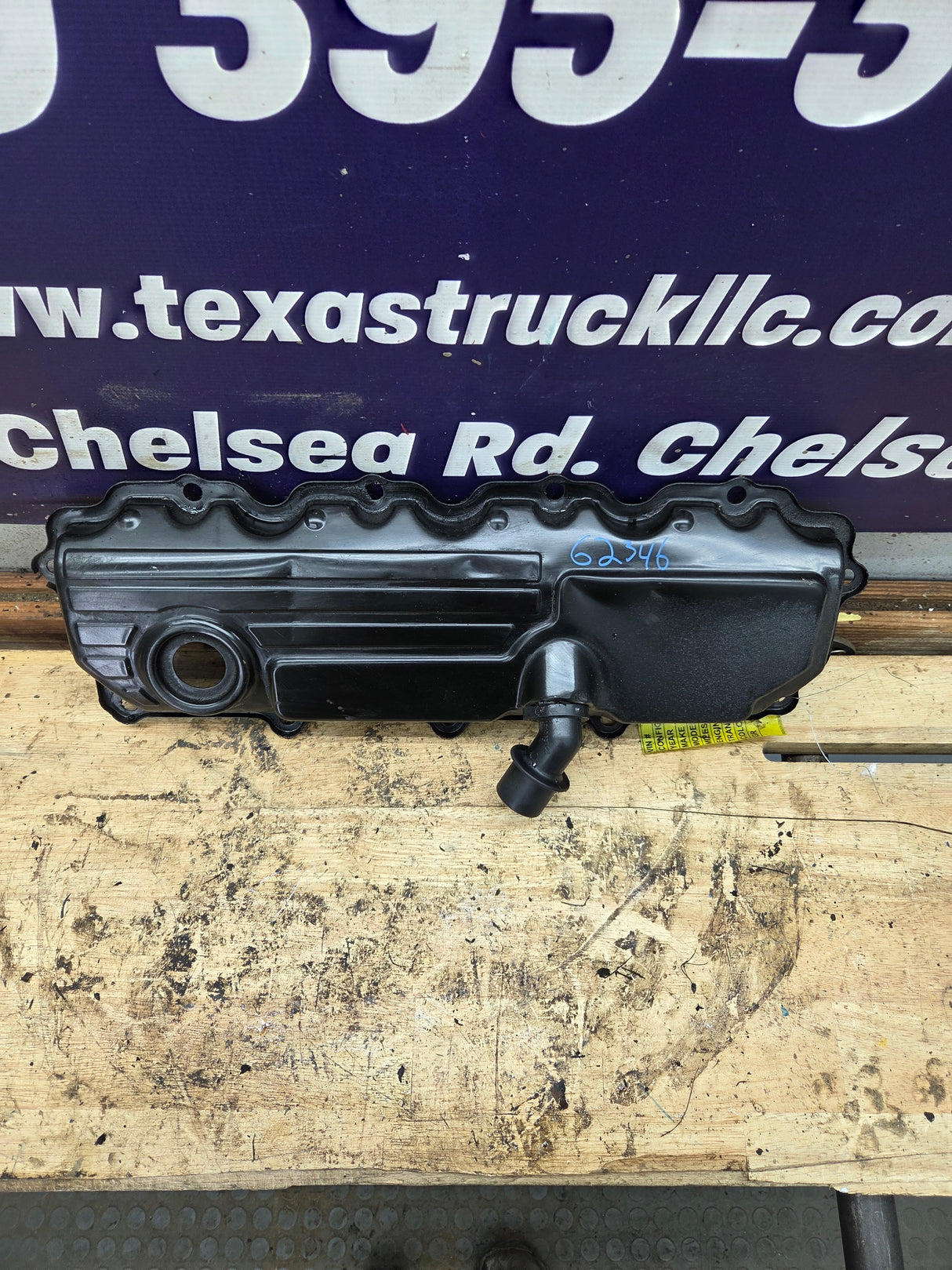 2004-2010 Ford  Econoline E150 E250 E350 E450 6.0L Passenger Side Valve Cover