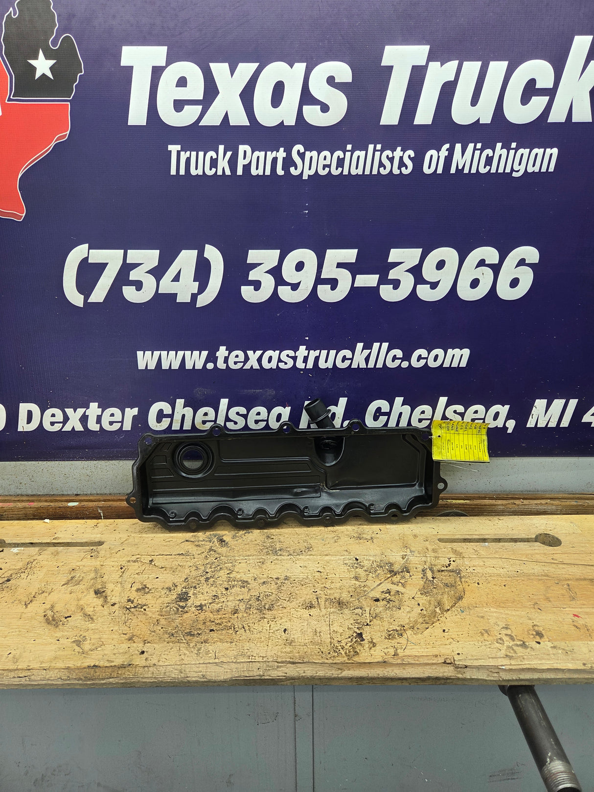 2004-2010 Ford  Econoline E150 E250 E350 E450 6.0L Passenger Side Valve Cover