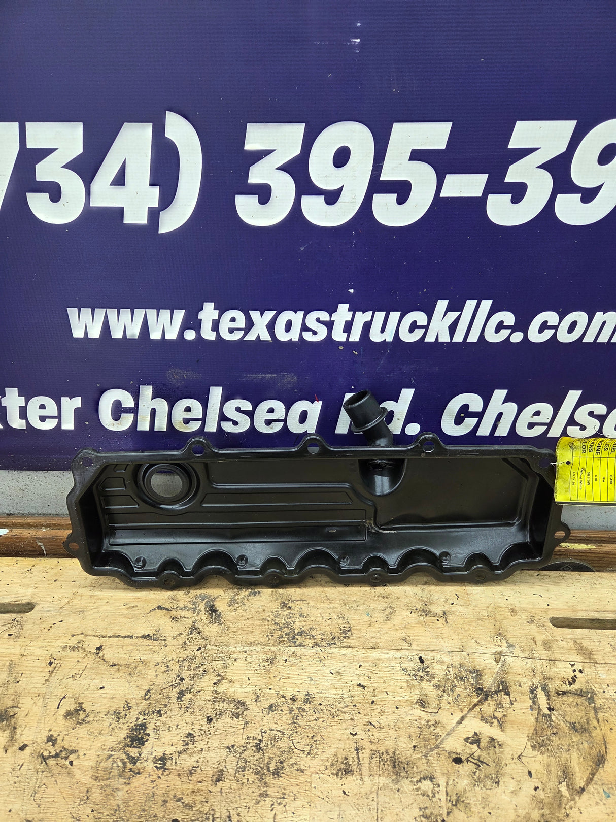 2004-2010 Ford  Econoline E150 E250 E350 E450 6.0L Passenger Side Valve Cover