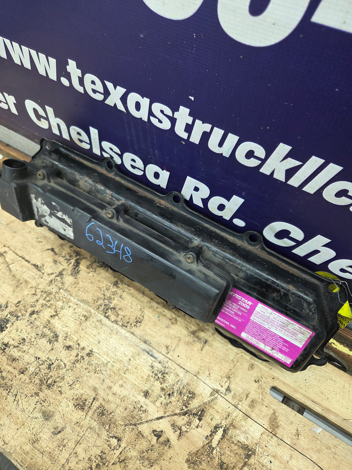 2004-2010 Ford  Econoline E150 E250 E350 E450 6.0L Driver Side Valve Cover