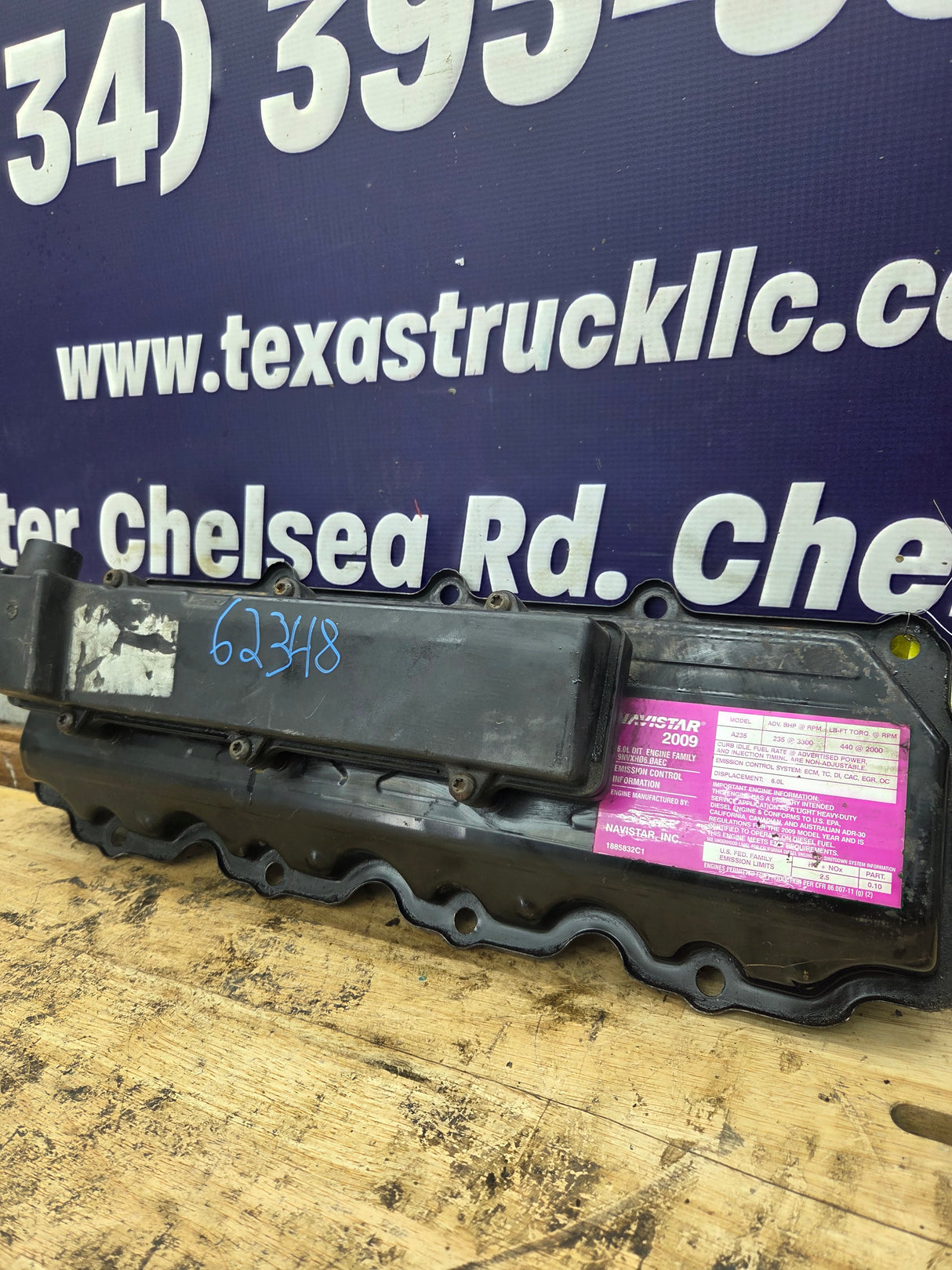 2004-2010 Ford  Econoline E150 E250 E350 E450 6.0L Driver Side Valve Cover