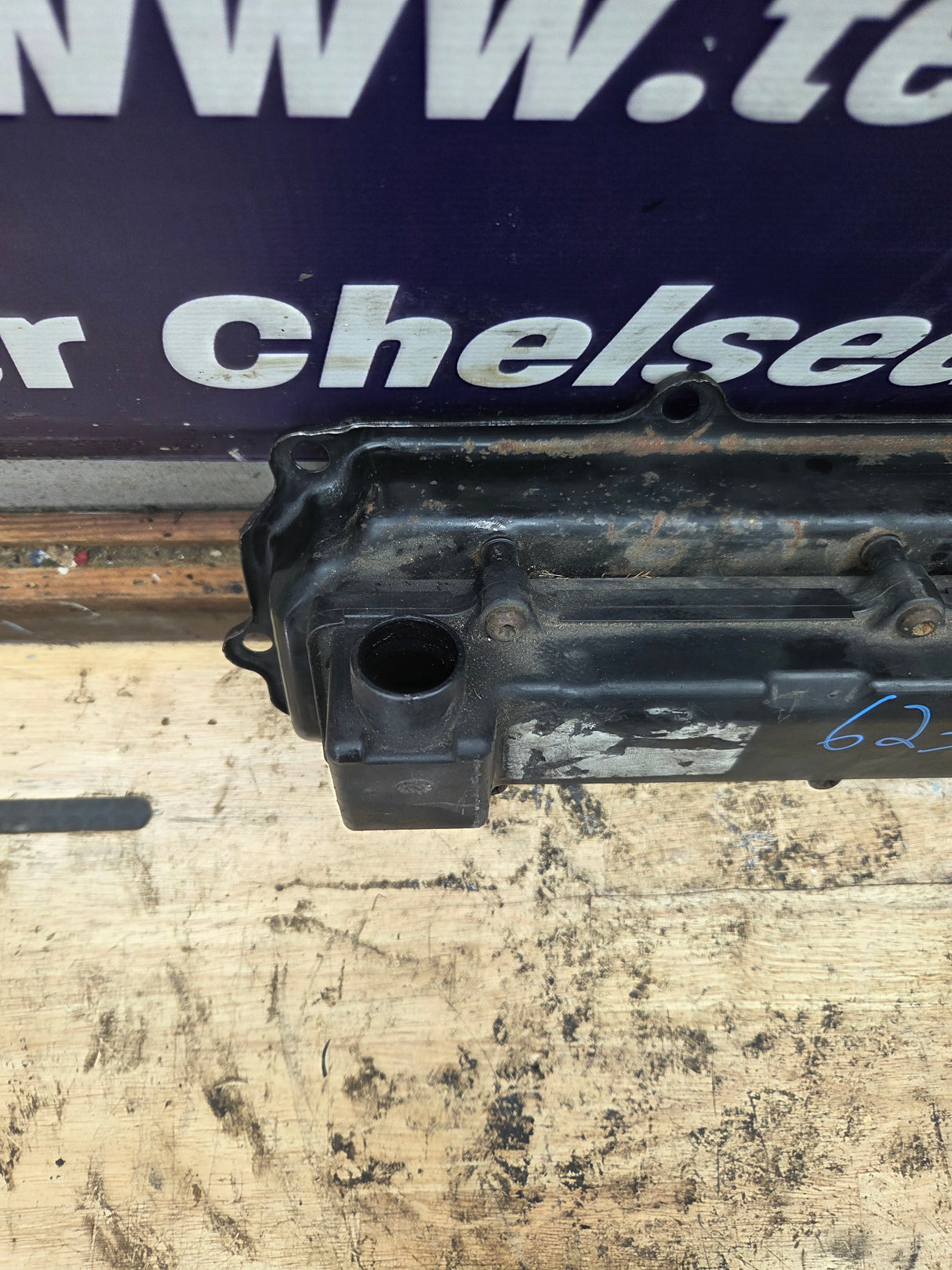 2004-2010 Ford  Econoline E150 E250 E350 E450 6.0L Driver Side Valve Cover