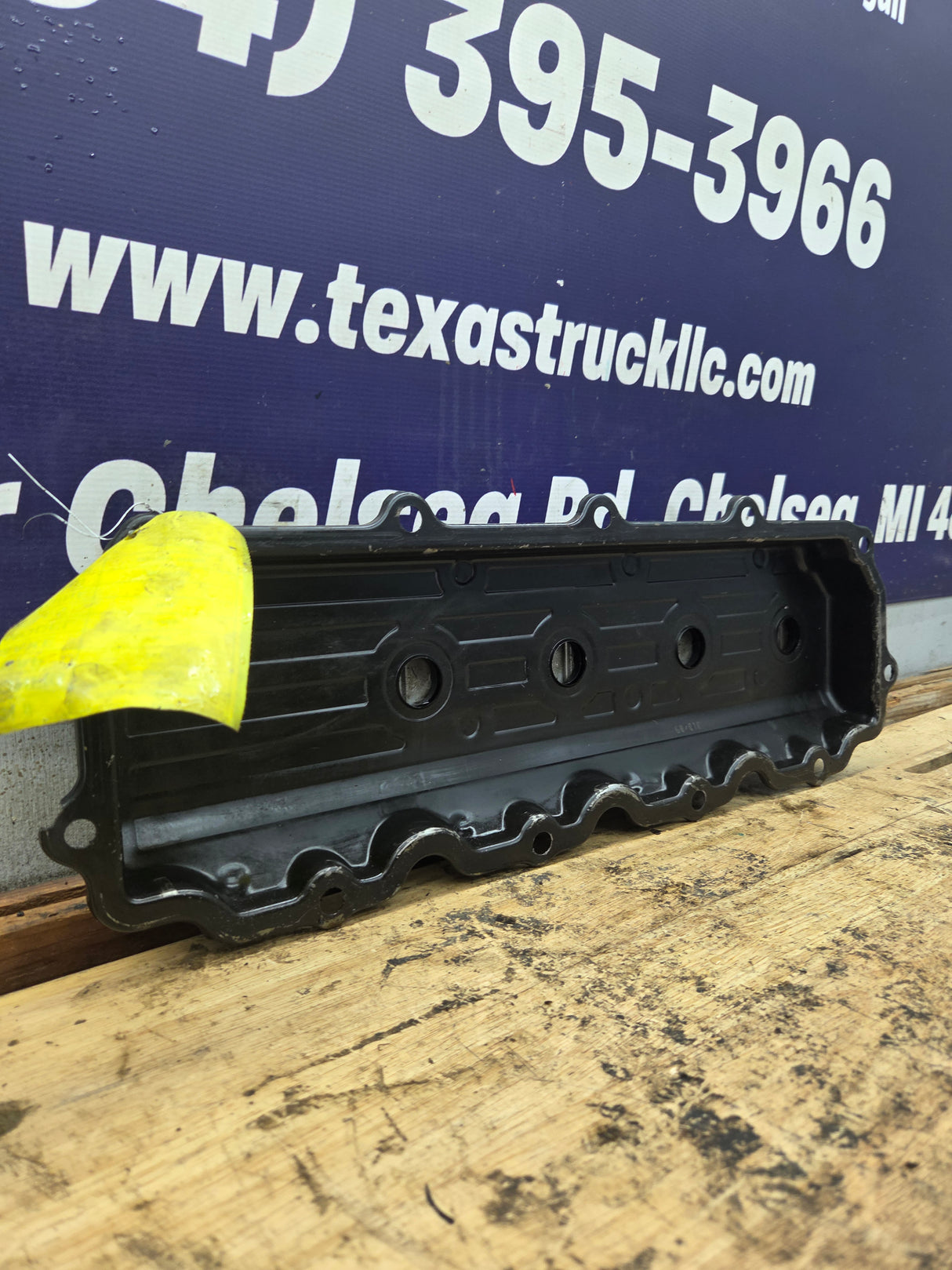 2004-2010 Ford  Econoline E150 E250 E350 E450 6.0L Driver Side Valve Cover