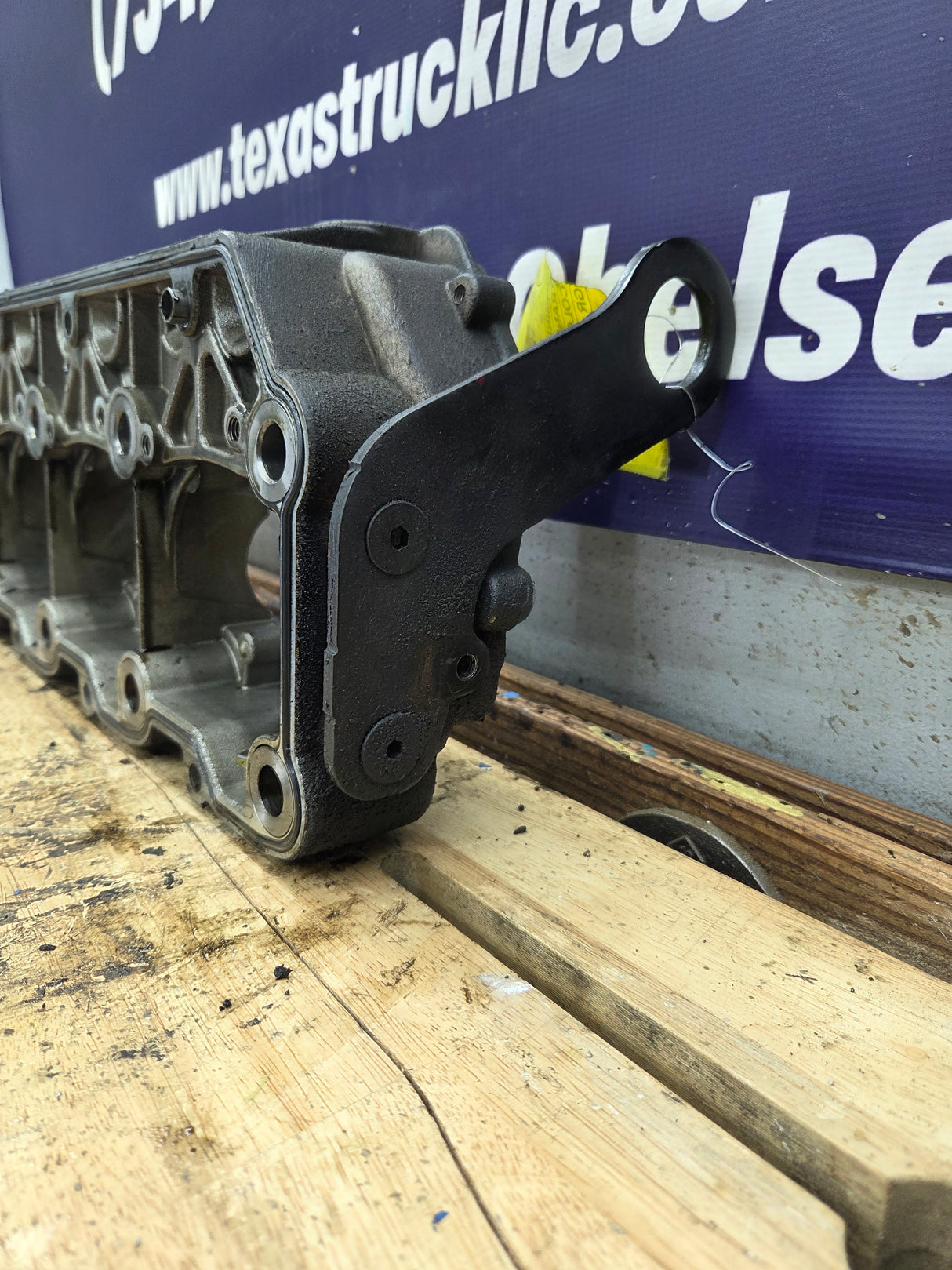 2003-2004 Genuine Ford Power Stroke 6.0L Diesel Rocker Box Arm Housing OEM 1840550C1 18MM