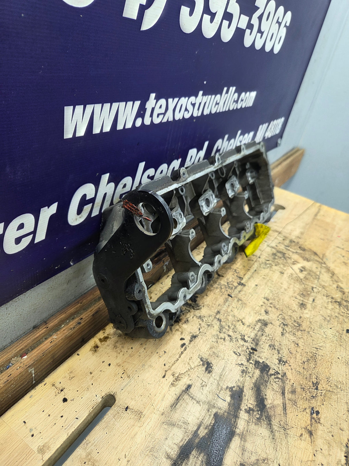 2003-2004 Genuine Ford Power Stroke 6.0L Diesel Rocker Box Arm Housing OEM 1840550C1 18MM