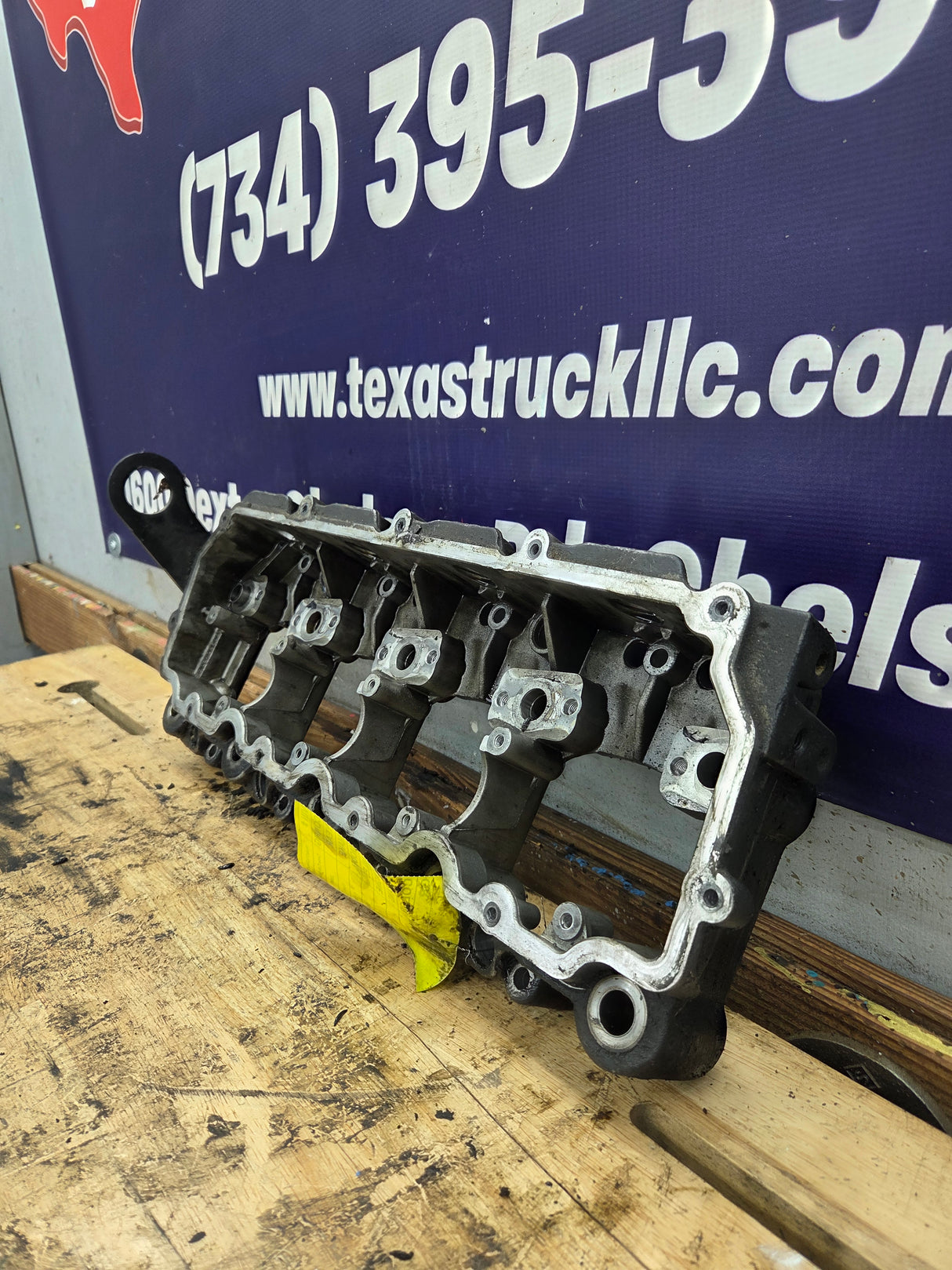 2003-2004 Genuine Ford Power Stroke 6.0L Diesel Rocker Box Arm Housing OEM 1840550C1 18MM