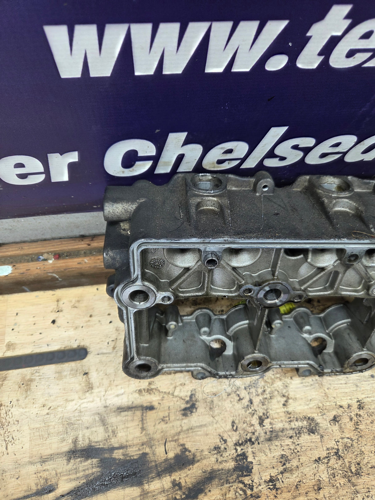 2003-2004 Genuine Ford Power Stroke 6.0L Diesel Rocker Box Arm Housing OEM 1840550C1 18MM