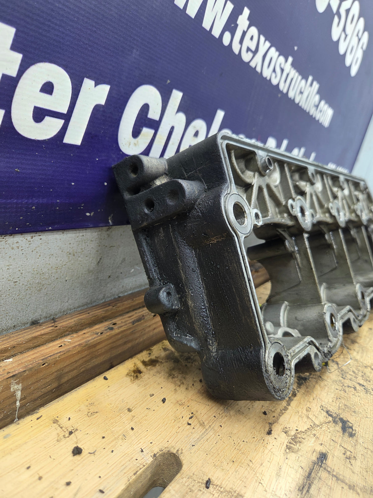 2003-2004 Genuine Ford Power Stroke 6.0L Diesel Rocker Box Arm Housing OEM 1840550C1 18MM