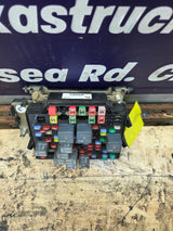 2003-2005 Chevrolet Silverado / GMC Sierra 1500 250 3500 Engine Bay Fuse Box - 15201928