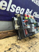 2003-2005 Chevrolet Silverado / GMC Sierra 1500 250 3500 Engine Bay Fuse Box - 15201928