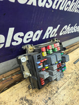 2003-2005 Chevrolet Silverado / GMC Sierra 1500 250 3500 Engine Bay Fuse Box - 15201928