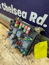 2003-2005 Chevrolet Silverado / GMC Sierra 1500 250 3500 Engine Bay Fuse Box - 15201928