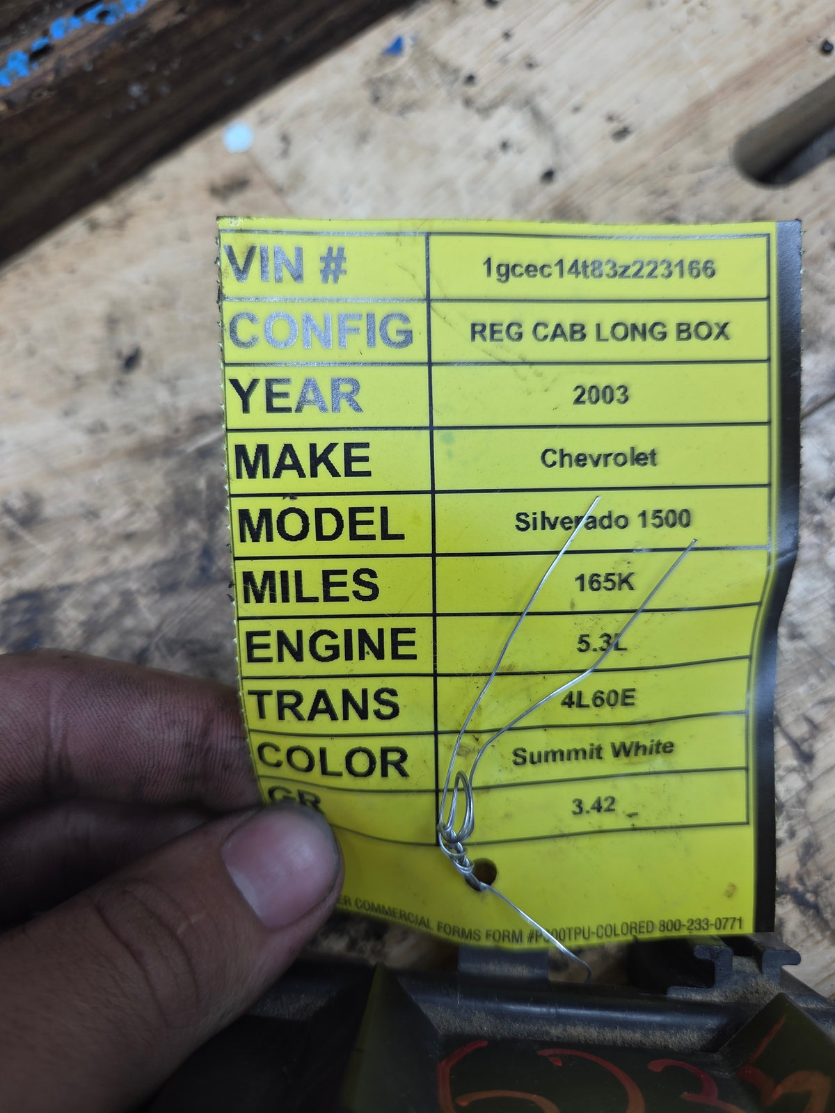 2003-2005 Chevrolet Silverado / GMC Sierra 1500 250 3500 Engine Bay Fuse Box - 15201928
