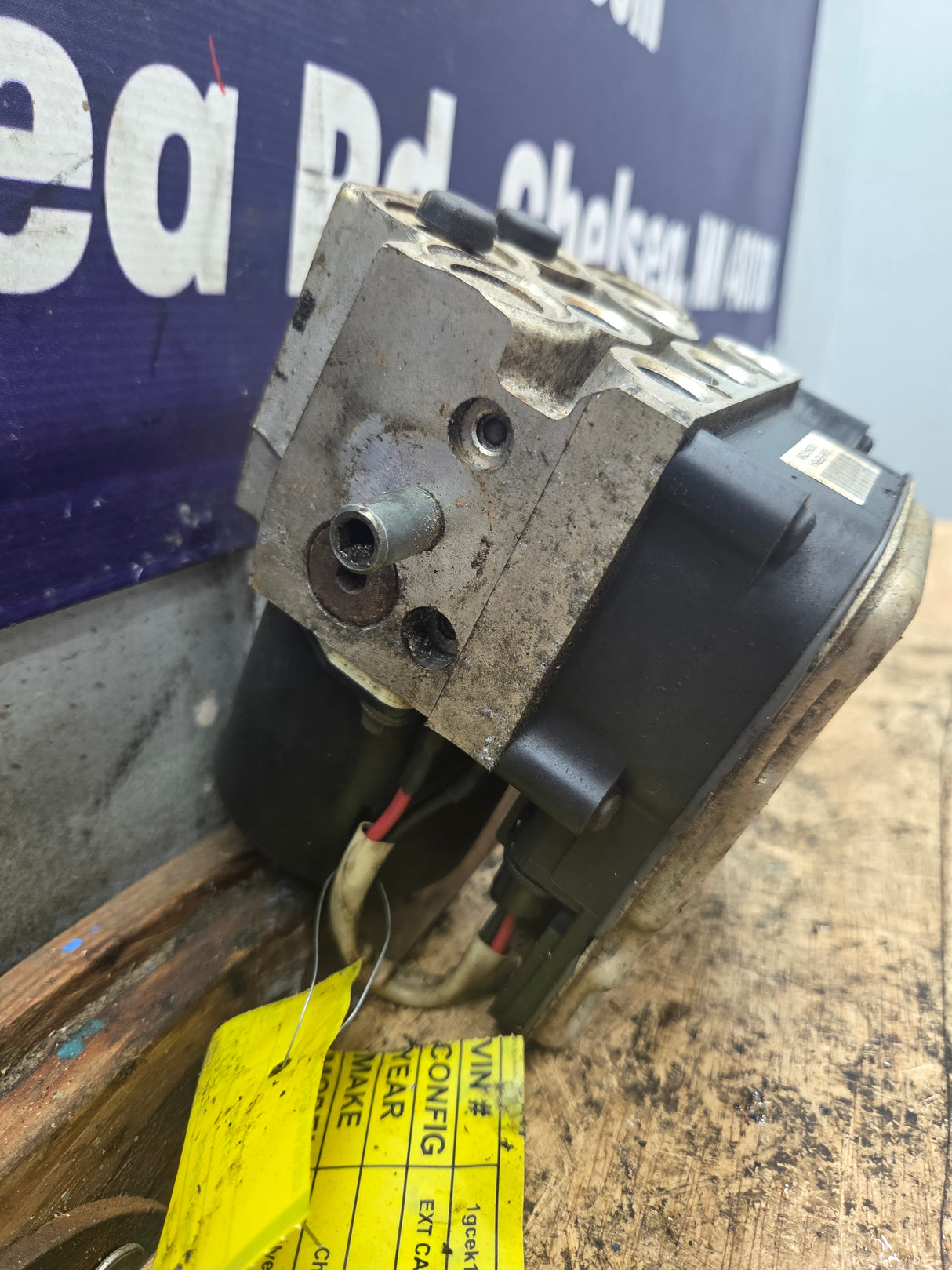 2004 Chevrolet Silverado GMC 1500 ABS Pump Module Control Assembly - 13354736