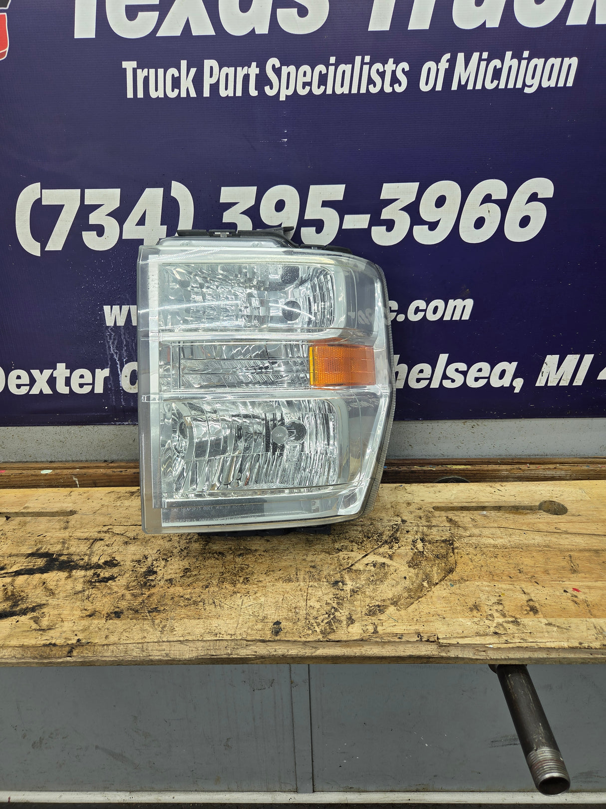 2008-2010 Ford Super Duty F250 F350 F450 F550 LH Driver Side Composite Head Light 44ZH-1849B 8C24-13006-A