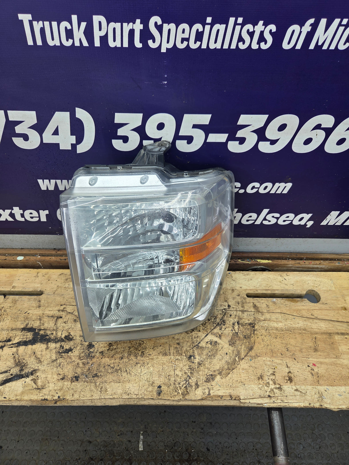 2008-2010 Ford Super Duty F250 F350 F450 F550 LH Driver Side Composite Head Light 44ZH-1849B 8C24-13006-A