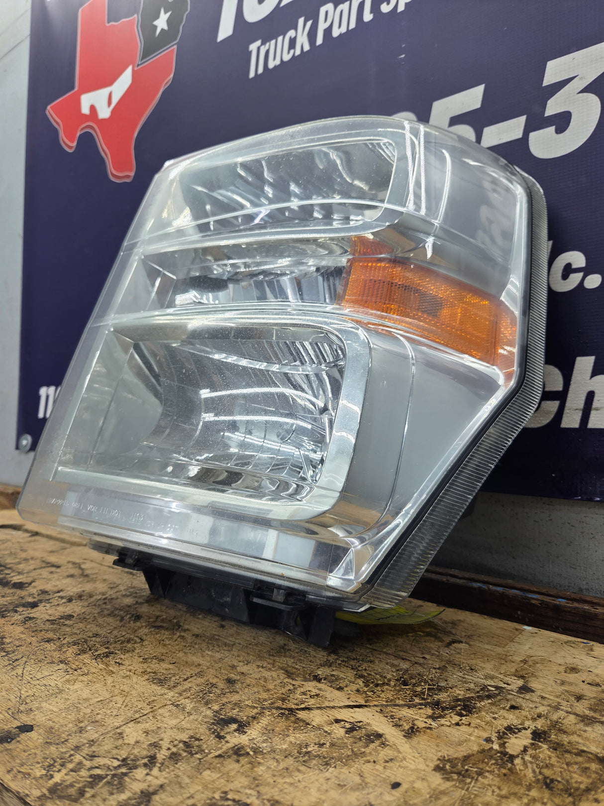 2008-2010 Ford Super Duty F250 F350 F450 F550 LH Driver Side Composite Head Light 44ZH-1849B 8C24-13006-A