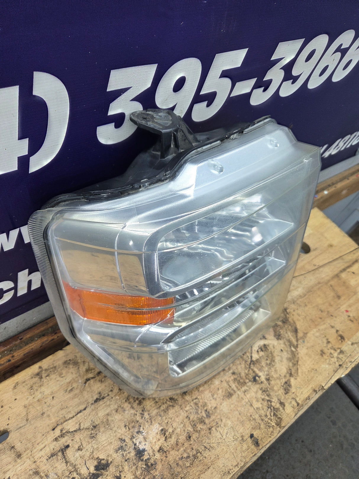 2008-2010 Ford Super Duty F250 F350 F450 F550 RH Passenger Side Composite Head Light 8C24-13005-A