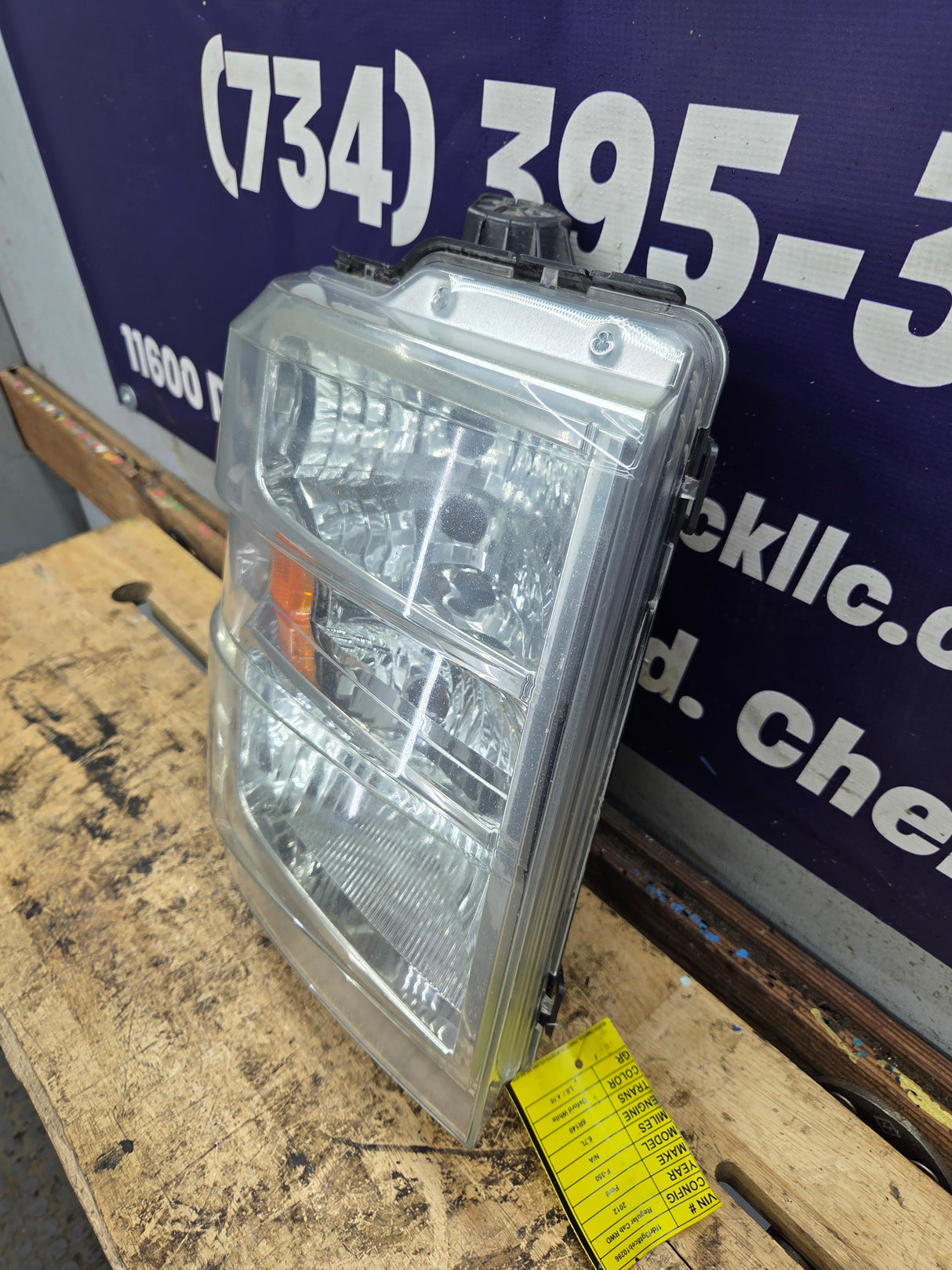 2008-2010 Ford Super Duty F250 F350 F450 F550 RH Passenger Side Composite Head Light 8C24-13005-A
