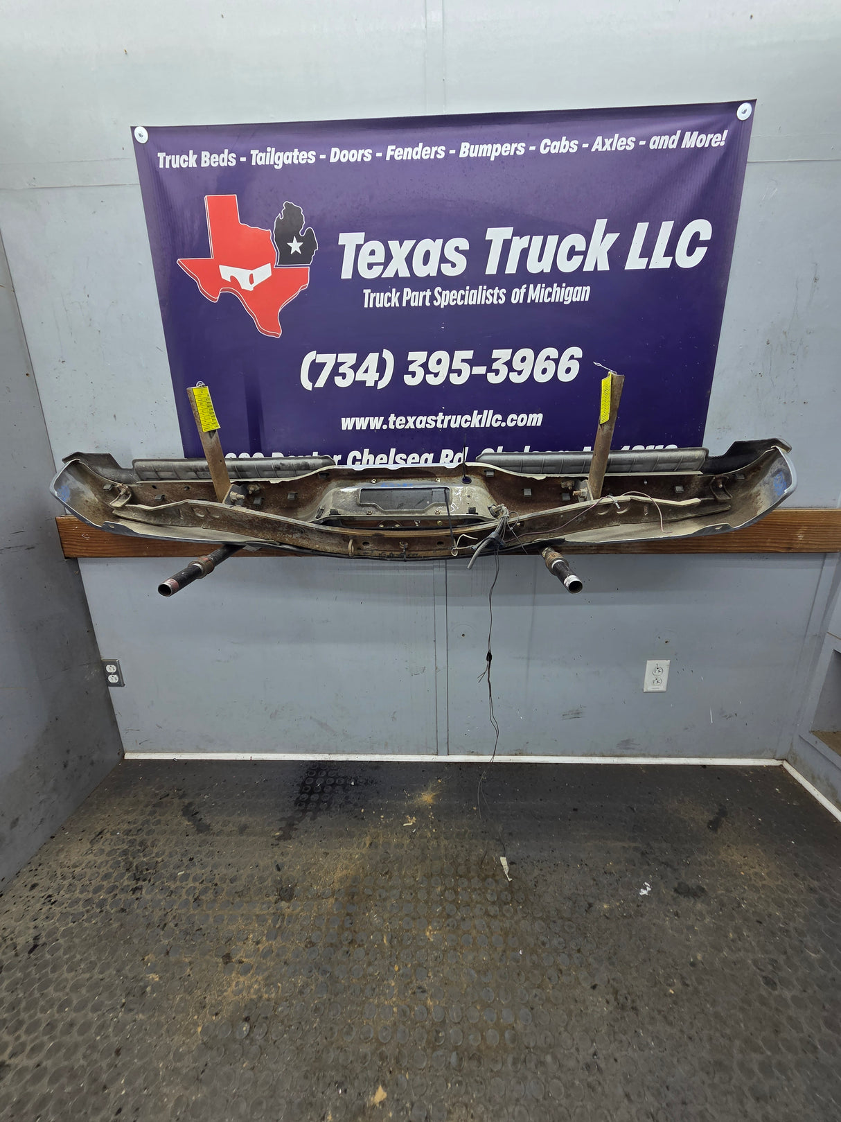1999-2007 Ford Super Duty F250 F350 F450 F550 Rear Bumper