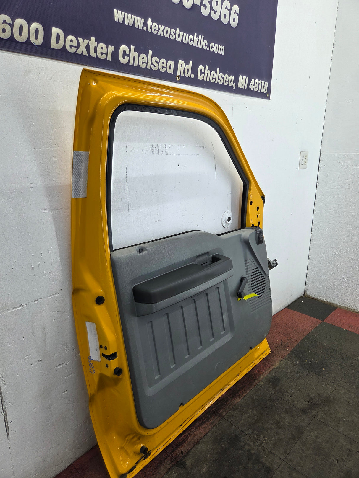2012-2016 Ford Super Duty LH Driver Side Front Door F250 F350 F450 F550