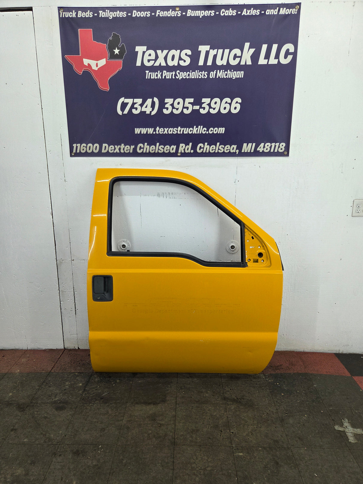 2012-2016 Ford Super Duty RH Passenger Side Front Door F250 F350 F450 F550