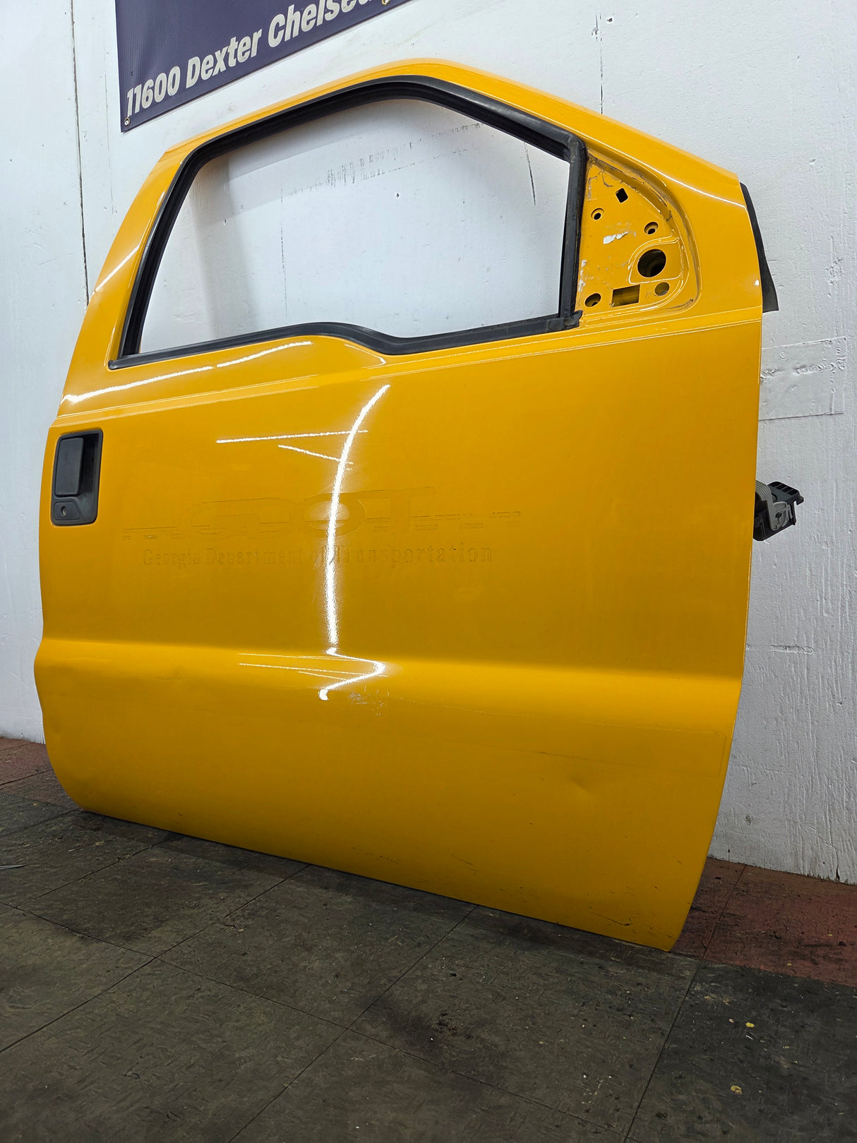 2012-2016 Ford Super Duty RH Passenger Side Front Door F250 F350 F450 F550