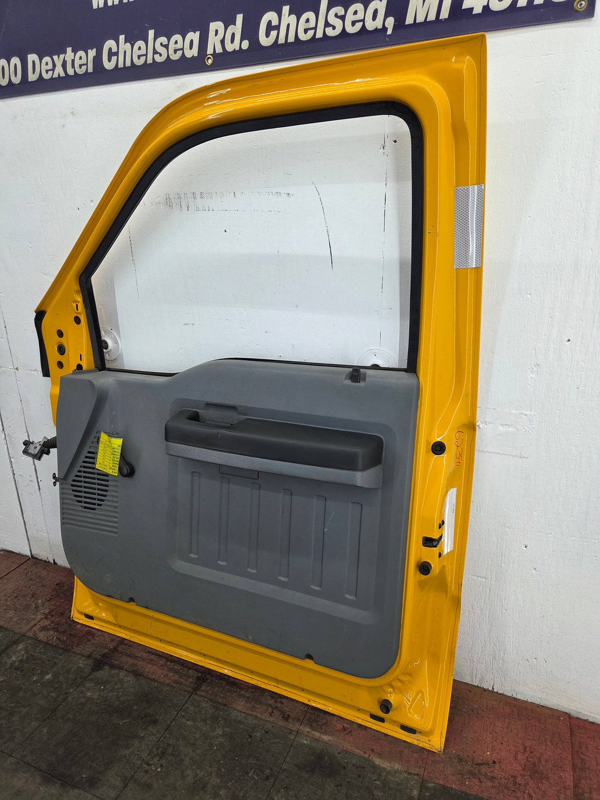 2012-2016 Ford Super Duty RH Passenger Side Front Door F250 F350 F450 F550