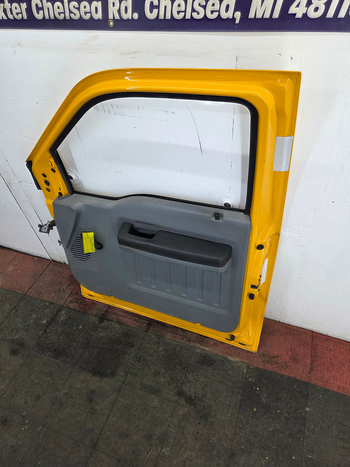 2012-2016 Ford Super Duty RH Passenger Side Front Door F250 F350 F450 F550