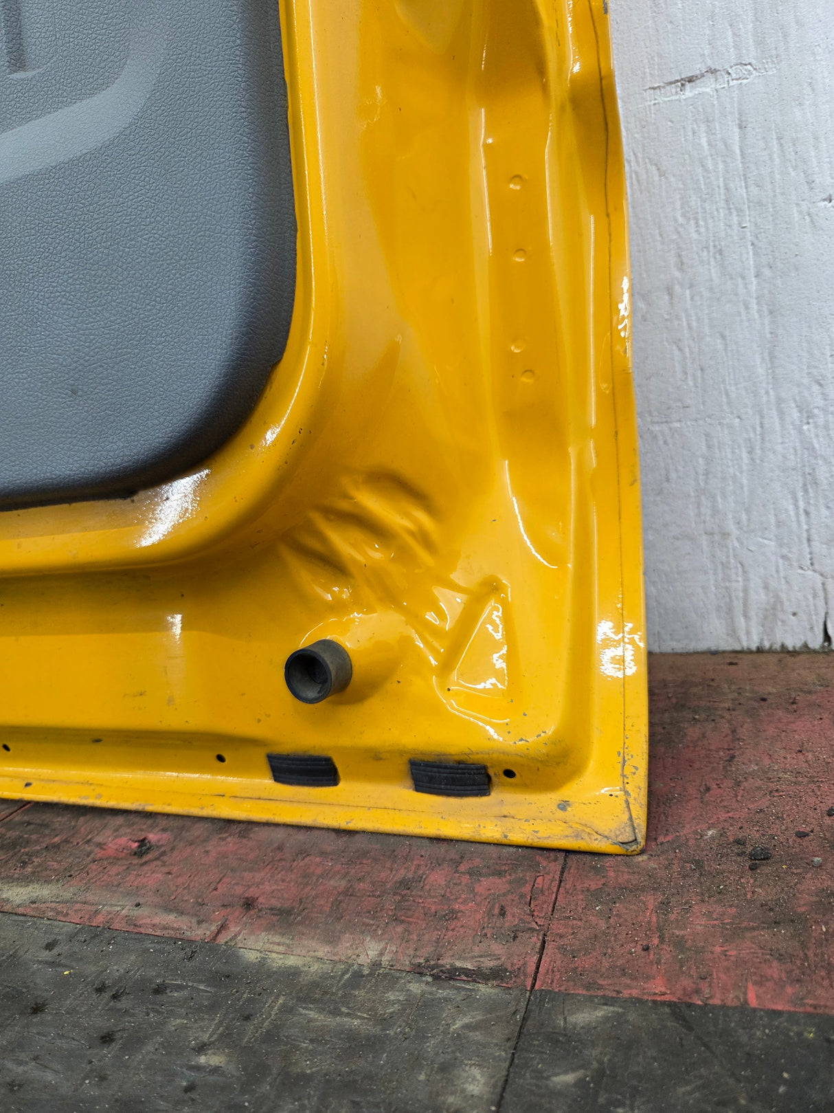 2012-2016 Ford Super Duty RH Passenger Side Front Door F250 F350 F450 F550
