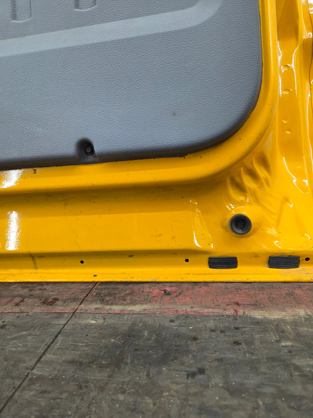 2012-2016 Ford Super Duty RH Passenger Side Front Door F250 F350 F450 F550