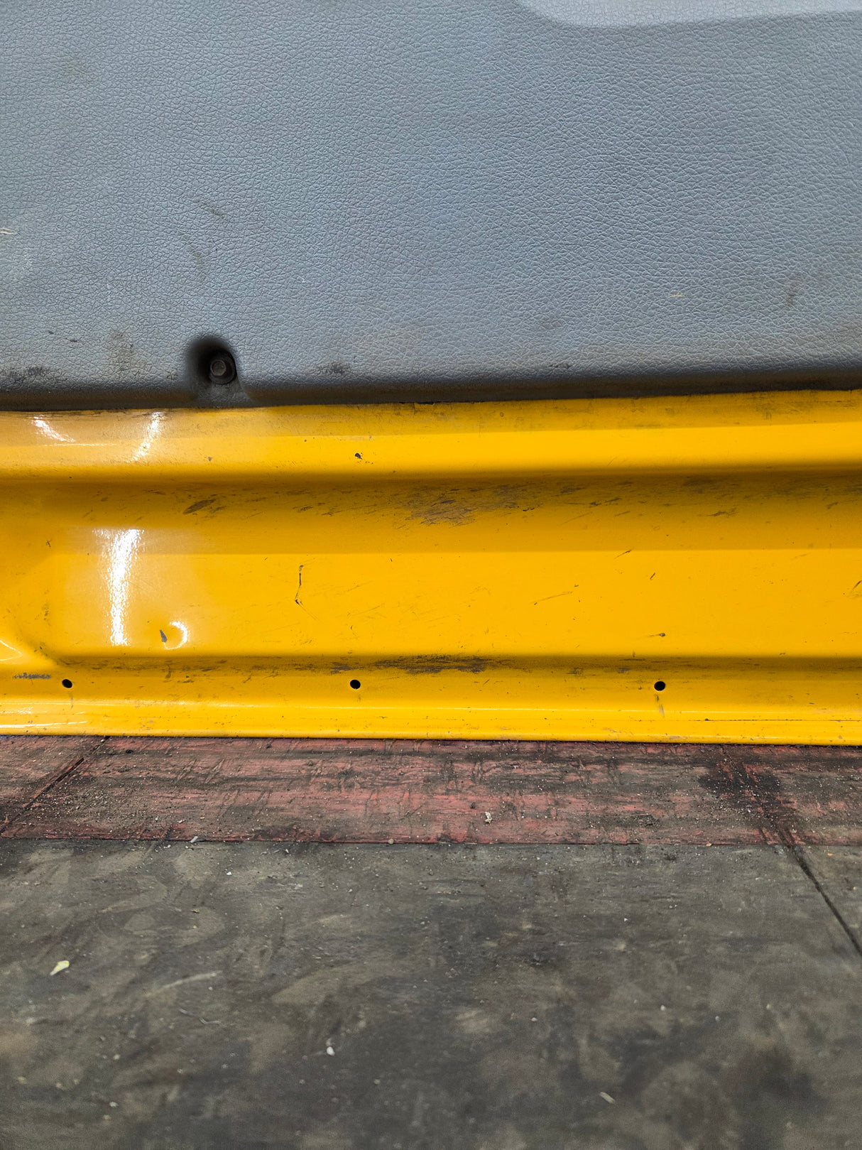2012-2016 Ford Super Duty RH Passenger Side Front Door F250 F350 F450 F550