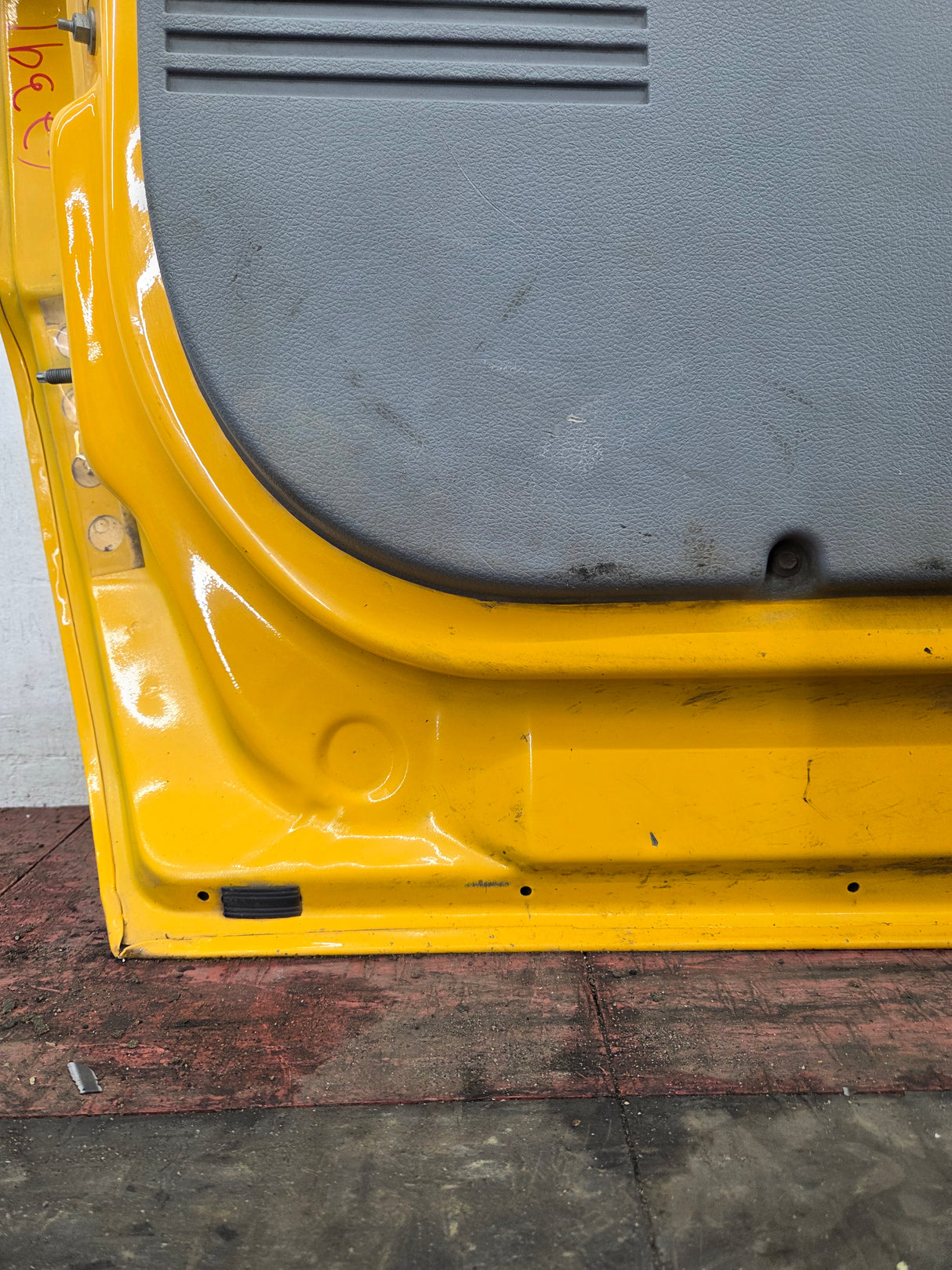 2012-2016 Ford Super Duty RH Passenger Side Front Door F250 F350 F450 F550