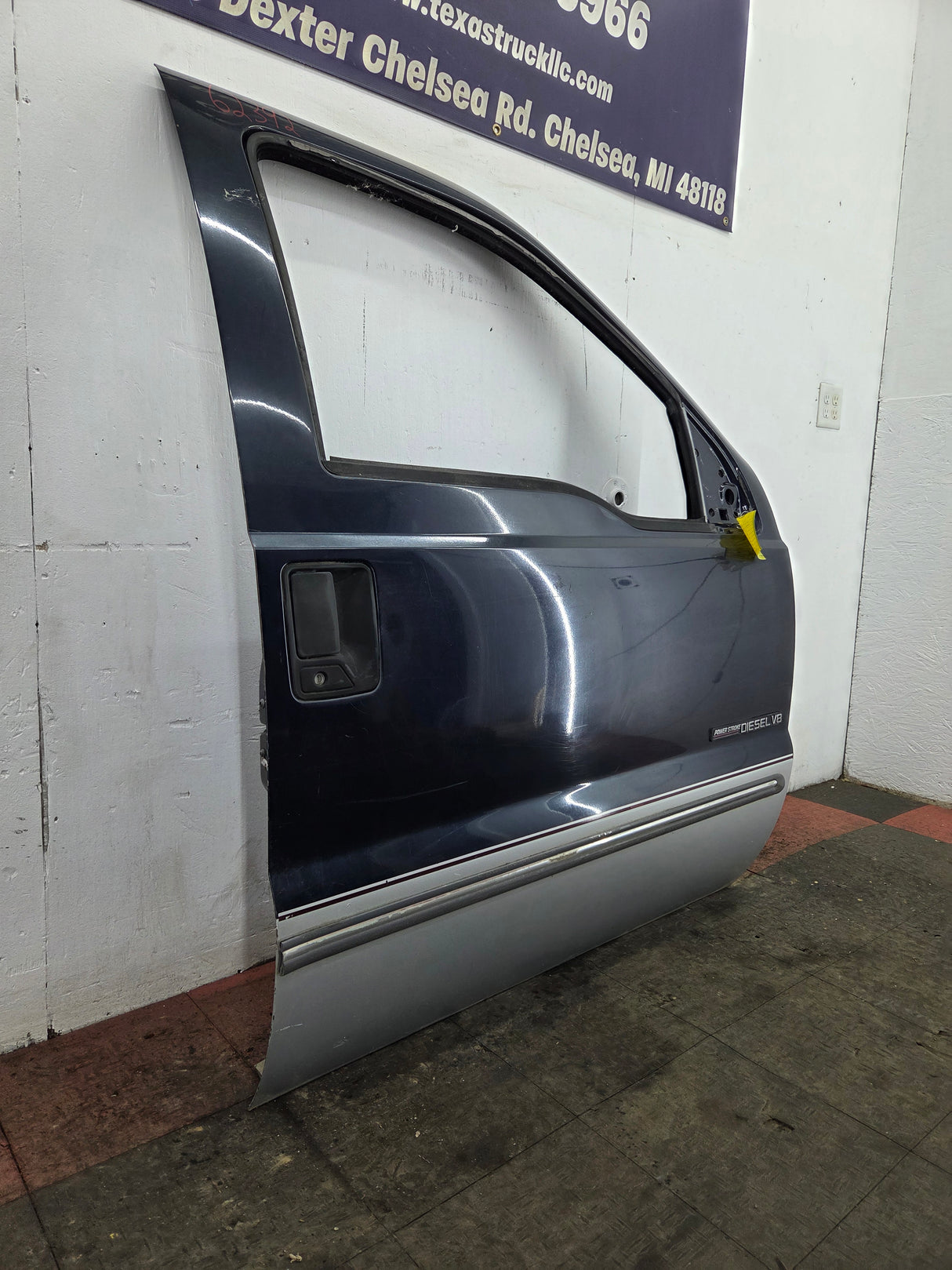 1999-2007 Ford Super Duty RH Passenger Side Front Door F250 F350 F450 F550