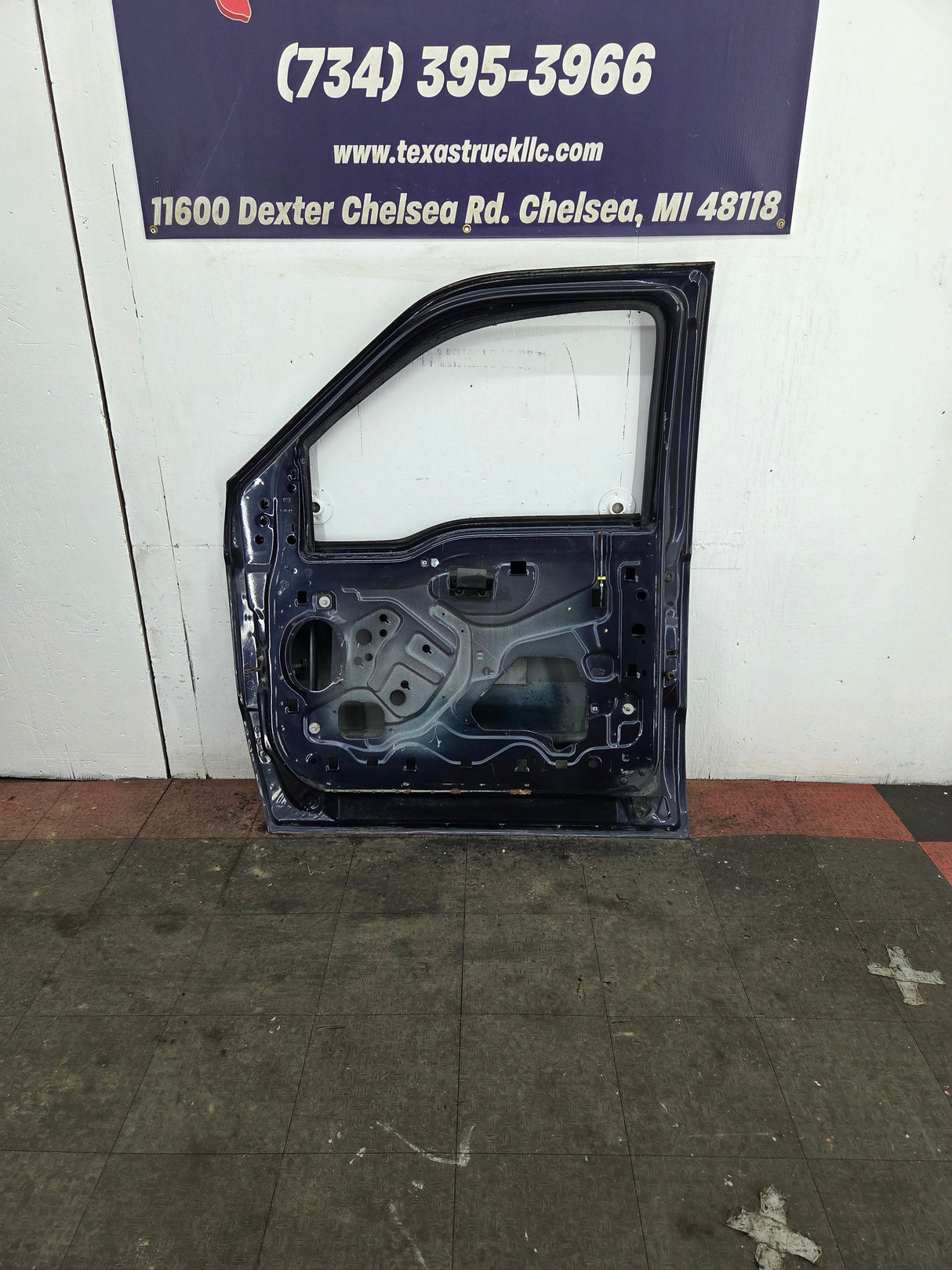 1999-2007 Ford Super Duty RH Passenger Side Front Door F250 F350 F450 F550