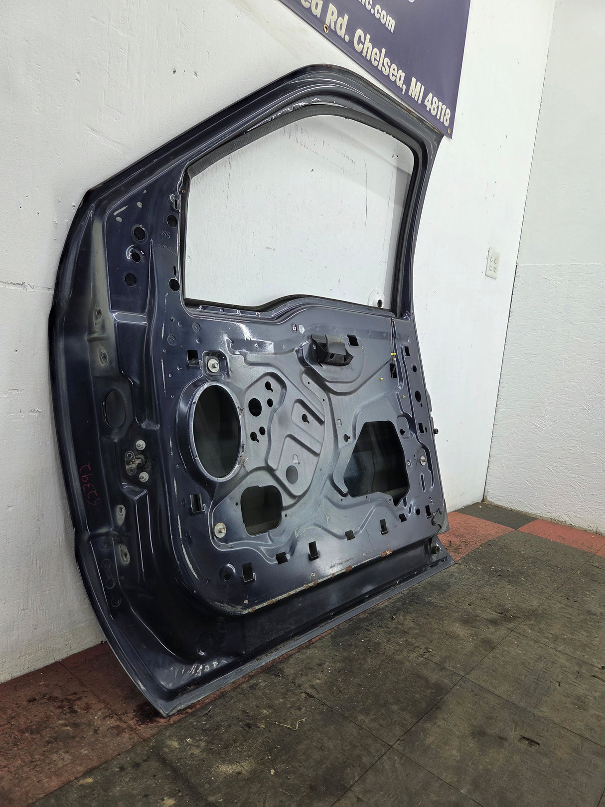 1999-2007 Ford Super Duty RH Passenger Side Front Door F250 F350 F450 F550