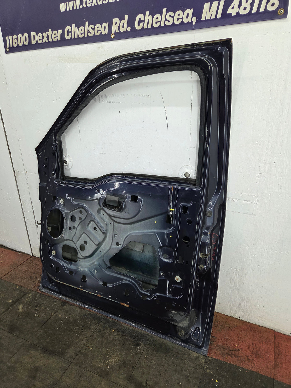 1999-2007 Ford Super Duty RH Passenger Side Front Door F250 F350 F450 F550