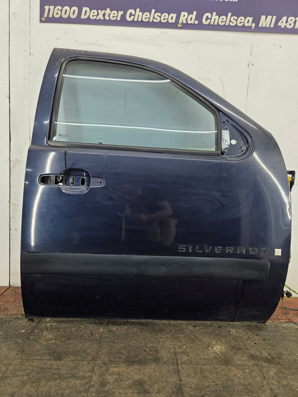 2007-2013 Chevrolet Silverado / GMC Sierra 1500 2500 3500 HD RH Front Passenger Side Door