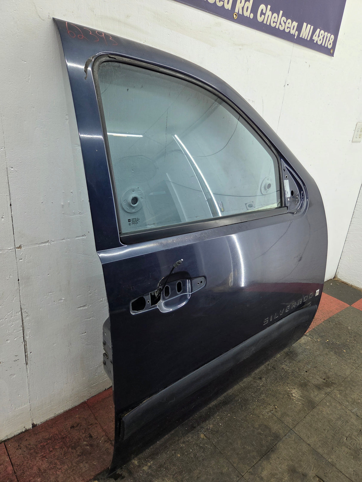2007-2013 Chevrolet Silverado / GMC Sierra 1500 2500 3500 HD RH Front Passenger Side Door