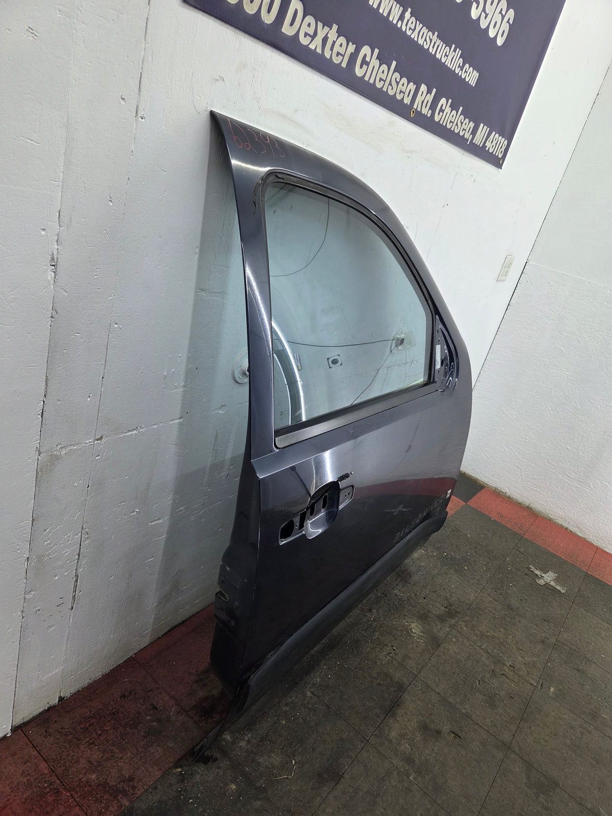 2007-2013 Chevrolet Silverado / GMC Sierra 1500 2500 3500 HD RH Front Passenger Side Door