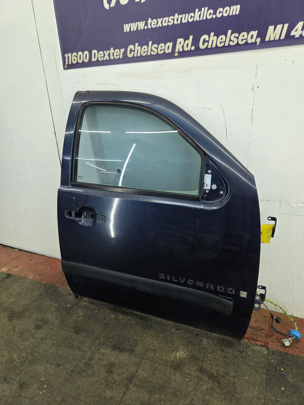 2007-2013 Chevrolet Silverado / GMC Sierra 1500 2500 3500 HD RH Front Passenger Side Door