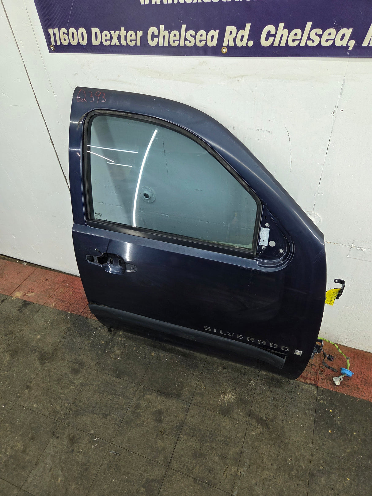 2007-2013 Chevrolet Silverado / GMC Sierra 1500 2500 3500 HD RH Front Passenger Side Door