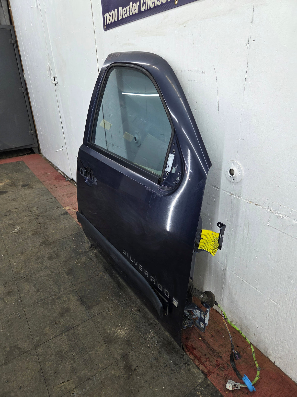 2007-2013 Chevrolet Silverado / GMC Sierra 1500 2500 3500 HD RH Front Passenger Side Door